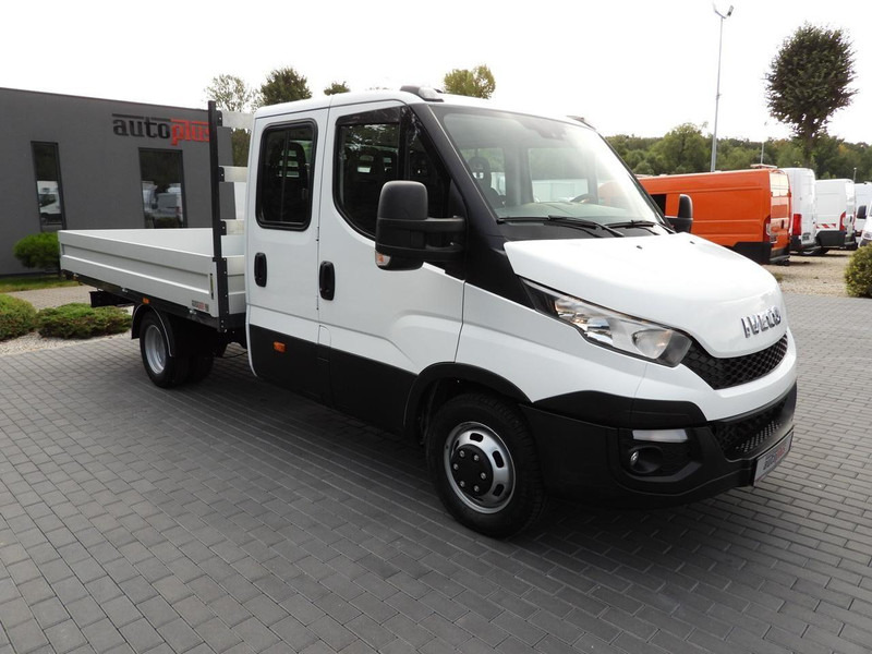 Iveco DAILY 35C17 SKRZYNIA PODWÓJNA KABINA DOKA 7 MIEJSC TEMPOMAT BLIŹ - Automašīna ar kravas platformu: foto 4 Iveco DAILY 35C17 SKRZYNIA PODWÓJNA KABINA DOKA 7 MIEJSC TEMPOMAT BLIŹ - Automašīna ar kravas platformu: foto 4