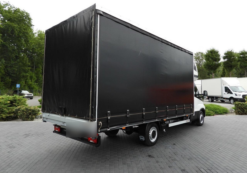 Iveco DAILY 35S18 PLANDEKA 10 PALET WEBASTO TEMPOMAT NAWIGACJA LEDY KL - Furgons ar tentu: foto 3 Iveco DAILY 35S18 PLANDEKA 10 PALET WEBASTO TEMPOMAT NAWIGACJA LEDY KL - Furgons ar tentu: foto 3