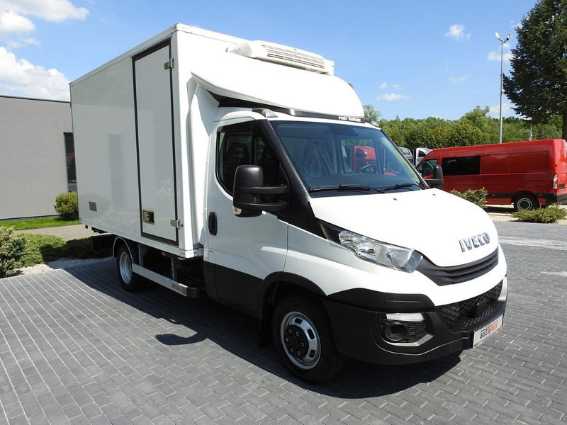 Iveco DAILY 50C15 CHŁODNIA KONTENER -5*C ZASILANIE 230V KLIMATYZACJA B - Kravas automašīna refrižerators: foto 4 Iveco DAILY 50C15 CHŁODNIA KONTENER -5*C ZASILANIE 230V KLIMATYZACJA B - Kravas automašīna refrižerators: foto 4