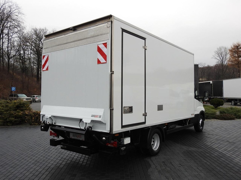 Iveco DAILY 70C17 CHŁODNIA 0*C WINDA 9 PALET ZASILANIE 230V TEMPOMAT K - Komercauto refrižerators: foto 3 Iveco DAILY 70C17 CHŁODNIA 0*C WINDA 9 PALET ZASILANIE 230V TEMPOMAT K - Komercauto refrižerators: foto 3