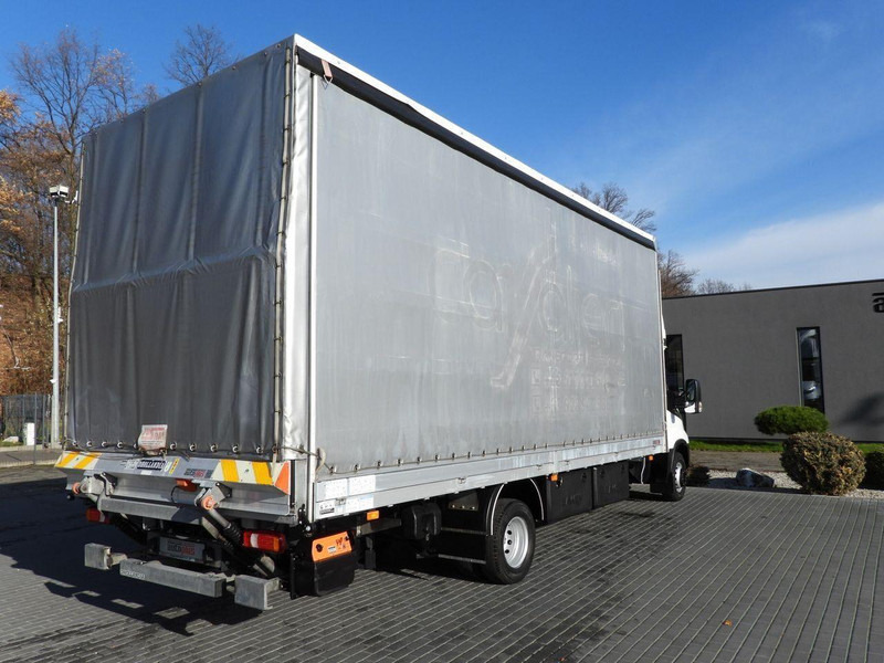 Iveco DAILY 70C18 PLANDEKA WINDA 16 PALET WEBASTO TEMPOMAT NAWIGACJA L - Furgons ar tentu: foto 3 Iveco DAILY 70C18 PLANDEKA WINDA 16 PALET WEBASTO TEMPOMAT NAWIGACJA L - Furgons ar tentu: foto 3