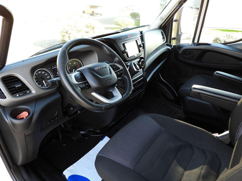Iveco DAILY 70C18 PLANDEKA WINDA 16 PALET WEBASTO TEMPOMAT NAWIGACJA L - Furgons ar tentu: foto 2 Iveco DAILY 70C18 PLANDEKA WINDA 16 PALET WEBASTO TEMPOMAT NAWIGACJA L - Furgons ar tentu: foto 2