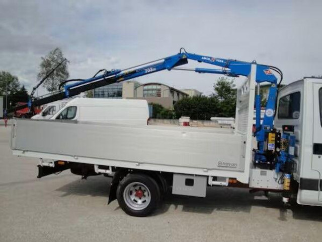 Iveco Daily 35C11 - flatbed+crane - Bortu kravas automašīna/ Platforma, Kravas auto ar manipulatoru: foto 4 Iveco Daily 35C11 - flatbed+crane - Bortu kravas automašīna/ Platforma, Kravas auto ar manipulatoru: foto 4