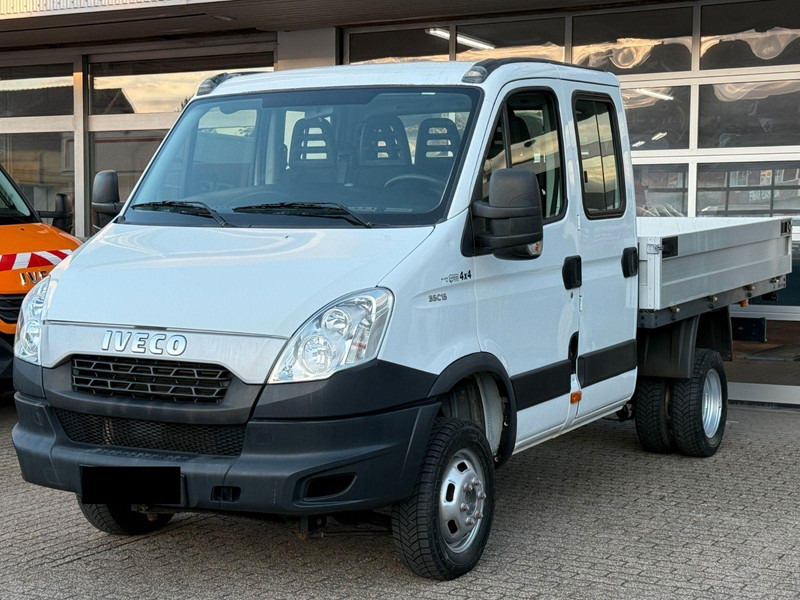 Iveco Daily 35C15 flatbed - Automašīna ar kravas platformu, Kravas-pasažieru furgons: foto 1 Iveco Daily 35C15 flatbed - Automašīna ar kravas platformu, Kravas-pasažieru furgons: foto 1