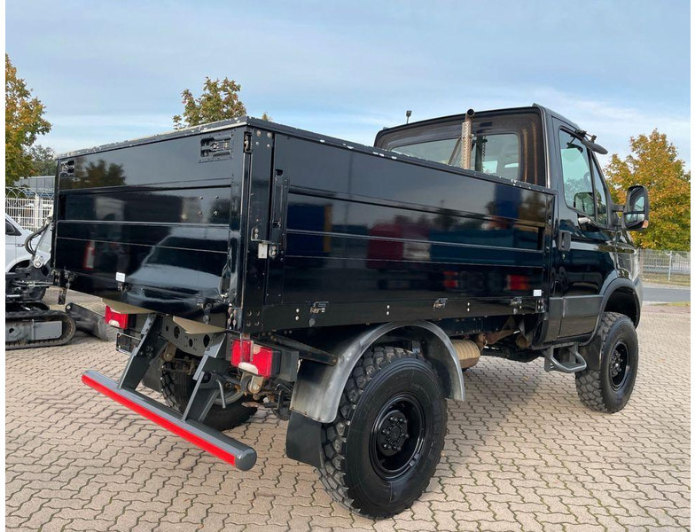 Iveco Daily 35S17 Flatbed 4x4 - Automašīna ar kravas platformu: foto 4 Iveco Daily 35S17 Flatbed 4x4 - Automašīna ar kravas platformu: foto 4