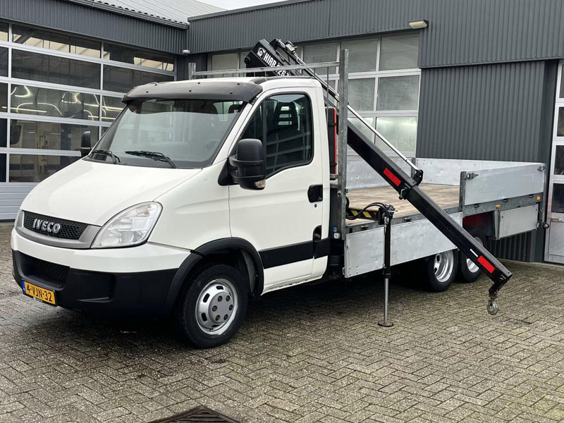 Iveco Daily 40C17 - Flatbed truck + crane - Automašīna ar kravas platformu: foto 1 Iveco Daily 40C17 - Flatbed truck + crane - Automašīna ar kravas platformu: foto 1