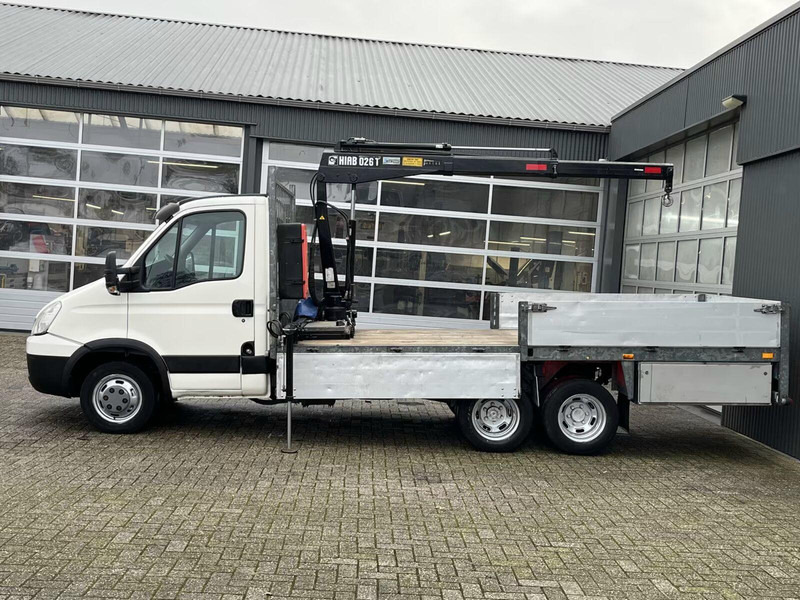 Iveco Daily 40C17 - Flatbed truck + crane - Automašīna ar kravas platformu: foto 5 Iveco Daily 40C17 - Flatbed truck + crane - Automašīna ar kravas platformu: foto 5