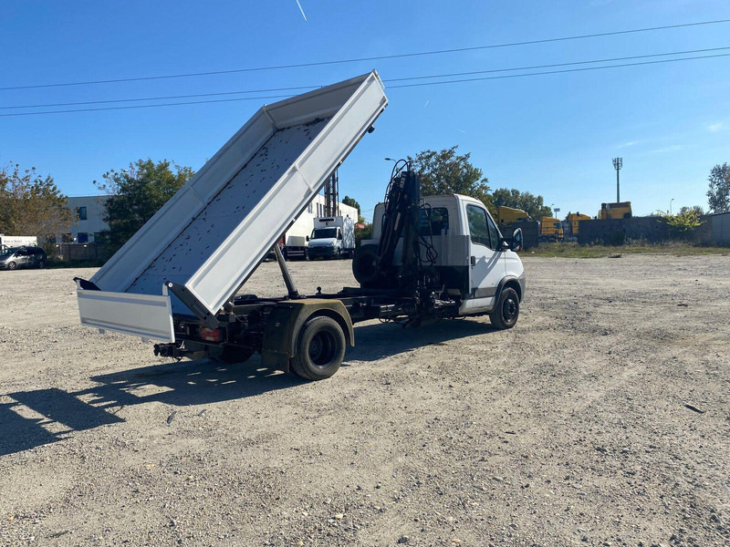 Iveco Daily 65 C 18 - 3 sided Tipper + HIAB 033T Crane - Komercauto pašizgāzējs: foto 5 Iveco Daily 65 C 18 - 3 sided Tipper + HIAB 033T Crane - Komercauto pašizgāzējs: foto 5