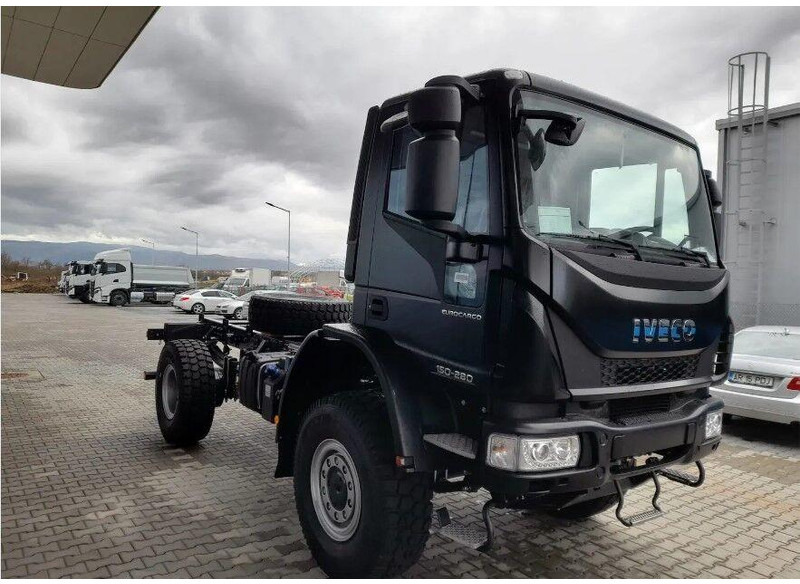 Iveco EuroCargo ML150E28WS - Šasija kravas automašīna: foto 2 Iveco EuroCargo ML150E28WS - Šasija kravas automašīna: foto 2