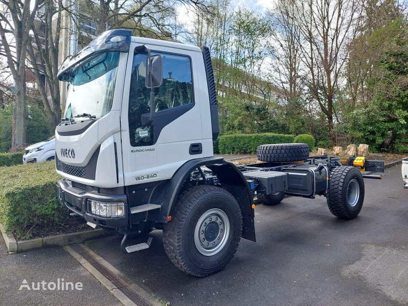 Iveco ML 150E24WS 4x4 - Šasija kravas automašīna: foto 1 Iveco ML 150E24WS 4x4 - Šasija kravas automašīna: foto 1