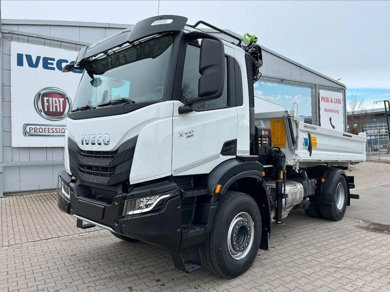 Iveco X-WAY AD200X36/P HR OFF 3 way tipper - Kravas automašīna pašizgāzējs, Kravas auto ar manipulatoru: foto 2 Iveco X-WAY AD200X36/P HR OFF 3 way tipper - Kravas automašīna pašizgāzējs, Kravas auto ar manipulatoru: foto 2