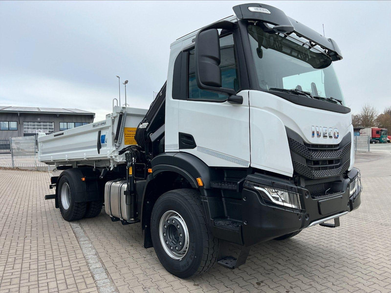 Iveco X-WAY AD200X36/P HR OFF 3 way tipper - Kravas automašīna pašizgāzējs, Kravas auto ar manipulatoru: foto 1 Iveco X-WAY AD200X36/P HR OFF 3 way tipper - Kravas automašīna pašizgāzējs, Kravas auto ar manipulatoru: foto 1