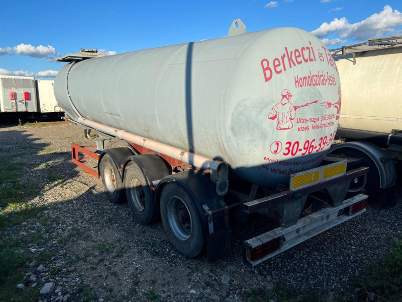 Kaiser FEM-KER - Puspiekabe cisterna: foto 3 Kaiser FEM-KER - Puspiekabe cisterna: foto 3