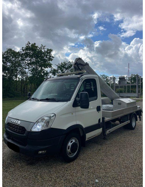 Iveco Lifting basket 16 m - Komercauto: foto 1 Iveco Lifting basket 16 m - Komercauto: foto 1