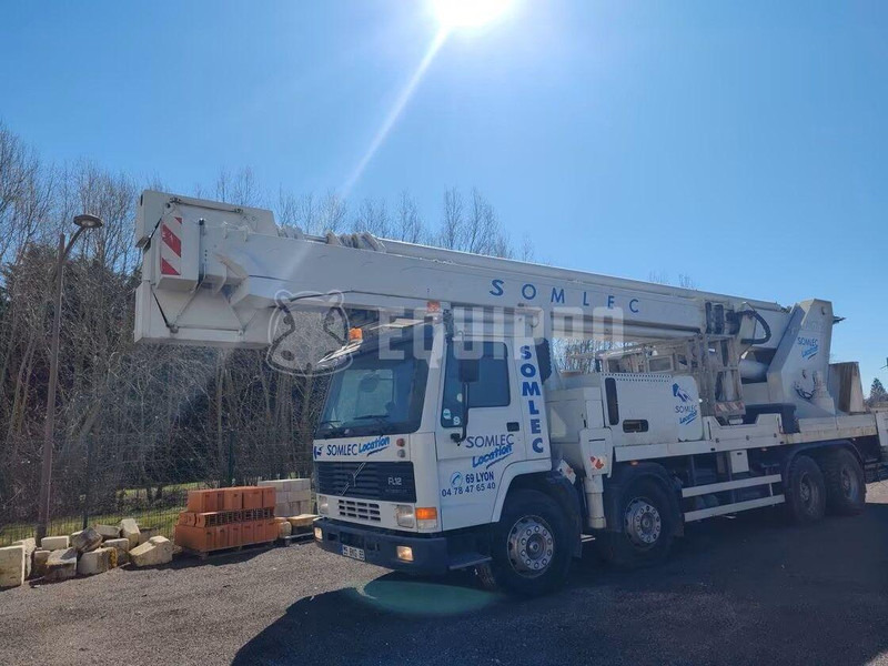 Volvo FL12 - Mounted boom lift truck - Kravas automašīna, Kravas auto ar manipulatoru: foto 1 Volvo FL12 - Mounted boom lift truck - Kravas automašīna, Kravas auto ar manipulatoru: foto 1