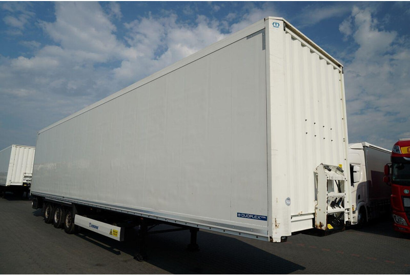 Krone  - Puspiekabe slēgtā virsbūve: foto 2 Krone  - Puspiekabe slēgtā virsbūve: foto 2