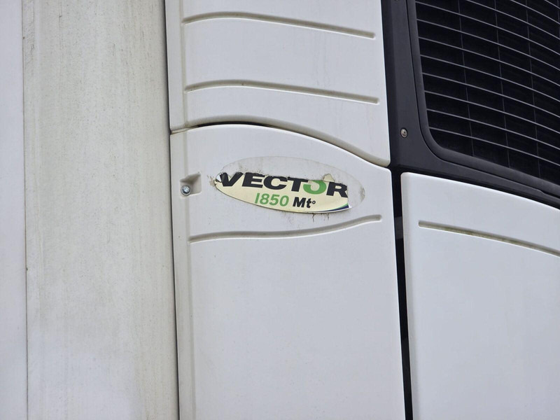 LAMBERET Carrier Vector 1850 MT frigo+Dhollandia LBW 2000 kg - Puspiekabe refrižerators: foto 4 LAMBERET Carrier Vector 1850 MT frigo+Dhollandia LBW 2000 kg - Puspiekabe refrižerators: foto 4