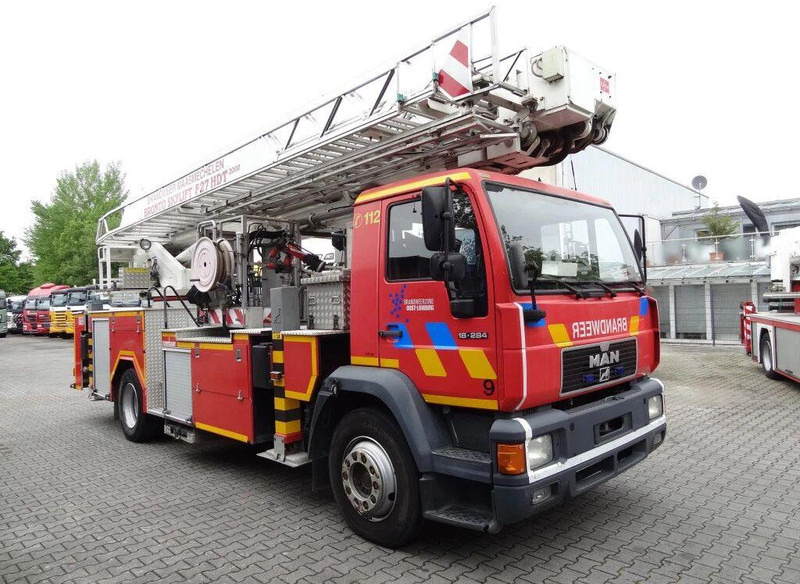 MAN 18.284 L2000 - Fire truck+ladder lift - Ugunsdzēsēju mašīna: foto 3 MAN 18.284 L2000 - Fire truck+ladder lift - Ugunsdzēsēju mašīna: foto 3