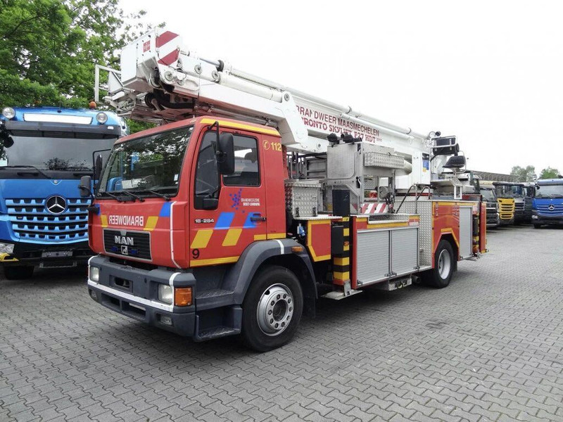 MAN 18.284 L2000 - Fire truck+ladder lift - Ugunsdzēsēju mašīna: foto 1 MAN 18.284 L2000 - Fire truck+ladder lift - Ugunsdzēsēju mašīna: foto 1