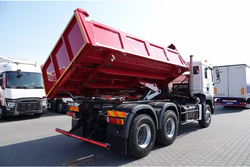 Kravas automašīna pašizgāzējs MAN TGA 33.390 / 6X4 / WYWROTKA 2 STRONNA / HYDROBURTA / MANUAL / SP: foto 9 Kravas automašīna pašizgāzējs MAN TGA 33.390 / 6X4 / WYWROTKA 2 STRONNA / HYDROBURTA / MANUAL / SP: foto 9