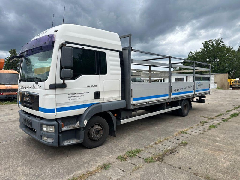 MAN TGL 12 250 euró5 - Bortu kravas automašīna/ Platforma, Kravas auto ar manipulatoru: foto 1 MAN TGL 12 250 euró5 - Bortu kravas automašīna/ Platforma, Kravas auto ar manipulatoru: foto 1