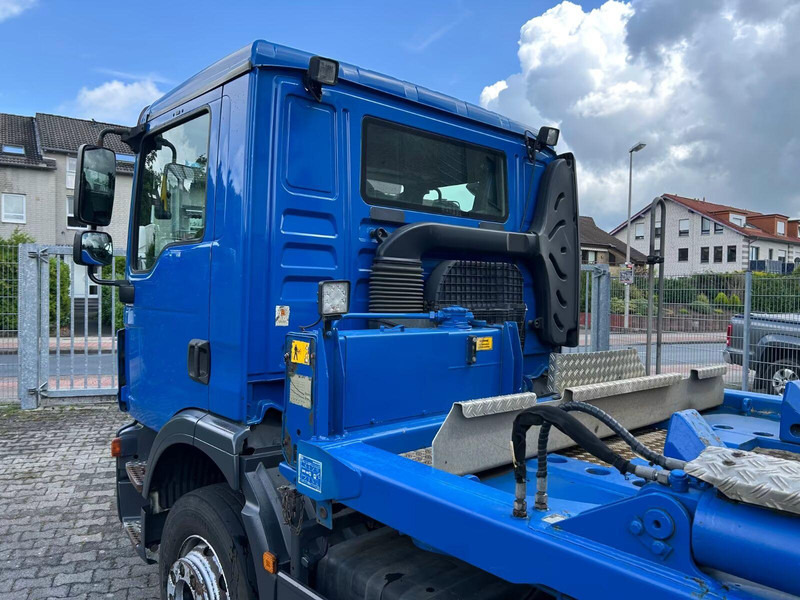 MAN TGM 15.290 - Meiller AK 10.T E6 Absetzkipper - Būvgružu konteineru vedējs: foto 4 MAN TGM 15.290 - Meiller AK 10.T E6 Absetzkipper - Būvgružu konteineru vedējs: foto 4