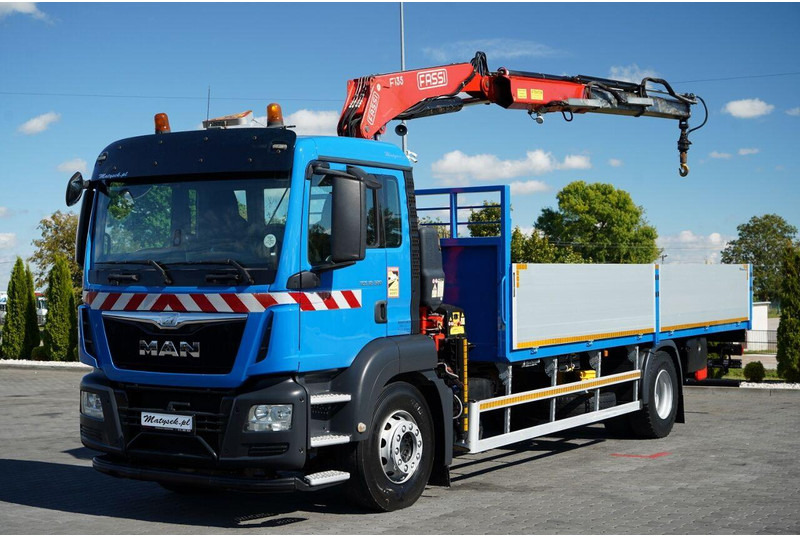 MAN TGS 18.320 / 4x2 / BURTOWY - 6,8 M + HDS FASSI F135 / wysów : 8 - Bortu kravas automašīna/ Platforma, Kravas auto ar manipulatoru: foto 1 MAN TGS 18.320 / 4x2 / BURTOWY - 6,8 M + HDS FASSI F135 / wysów : 8 - Bortu kravas automašīna/ Platforma, Kravas auto ar manipulatoru: foto 1