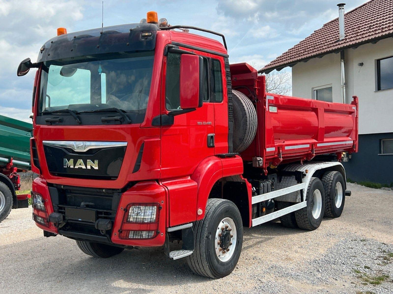 MAN TGS 33.480 6x6 B Tipper - Kravas automašīna pašizgāzējs: foto 2 MAN TGS 33.480 6x6 B Tipper - Kravas automašīna pašizgāzējs: foto 2