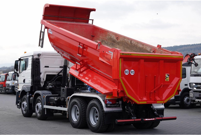 MAN TGS 35.430 / 8X4 / WYWROTKA TYLNOZSYPOWA / HYDROKLAPA / OPONY 10 - Kravas automašīna pašizgāzējs: foto 2 MAN TGS 35.430 / 8X4 / WYWROTKA TYLNOZSYPOWA / HYDROKLAPA / OPONY 10 - Kravas automašīna pašizgāzējs: foto 2