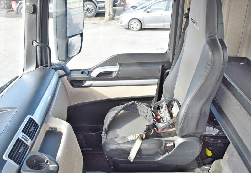 Bortu kravas automašīna/ Platforma, Kravas auto ar manipulatoru MAN TGS 35.500: foto 10