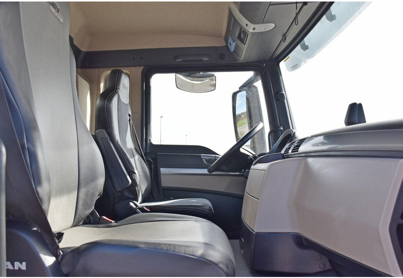 Bortu kravas automašīna/ Platforma, Kravas auto ar manipulatoru MAN TGS 35.500: foto 11