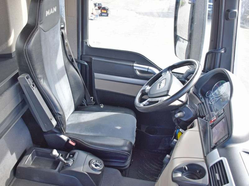 Bortu kravas automašīna/ Platforma, Kravas auto ar manipulatoru MAN TGS 35.500: foto 12