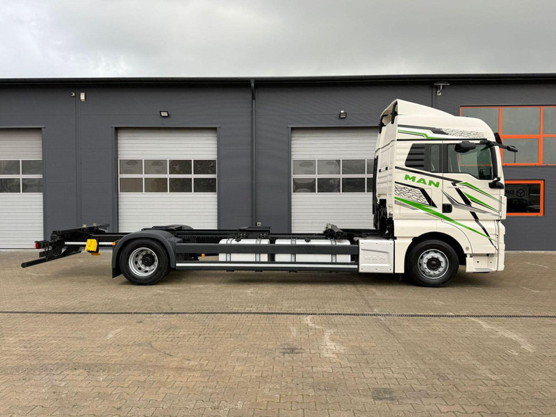 MAN TGX 18.470 // Przebieg 252 tyś. km !!! // Ciężarówka jak nowa // - Šasija kravas automašīna: foto 5 MAN TGX 18.470 // Przebieg 252 tyś. km !!! // Ciężarówka jak nowa // - Šasija kravas automašīna: foto 5