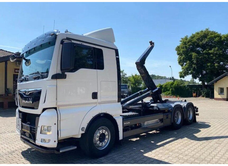 MAN TGX 26.440 - Pacēlājs ar āķi: foto 1 MAN TGX 26.440 - Pacēlājs ar āķi: foto 1