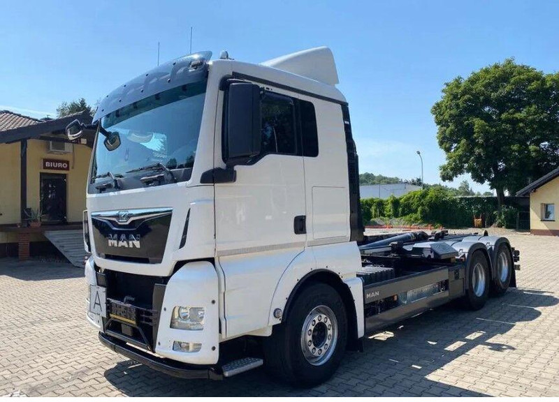 MAN TGX 26.440 - Pacēlājs ar āķi: foto 2 MAN TGX 26.440 - Pacēlājs ar āķi: foto 2