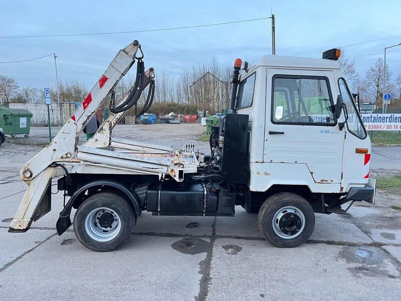 MULTICAR M26 Profi Line - Skip loader truck - Būvgružu konteineru vedējs: foto 5 MULTICAR M26 Profi Line - Skip loader truck - Būvgružu konteineru vedējs: foto 5