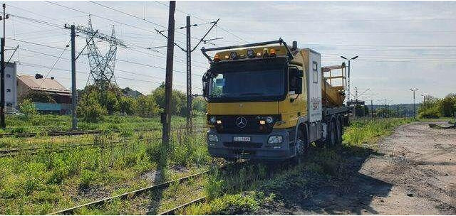Mercedes-Benz 3344 SRT SCHÖRLING Road Rail Railway Zweiweg - Autopacēlājs: foto 4 Mercedes-Benz 3344 SRT SCHÖRLING Road Rail Railway Zweiweg - Autopacēlājs: foto 4