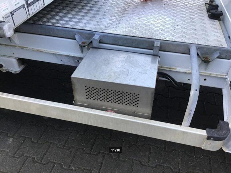 Mercedes-Benz 413 CDI BE Mini Trekker + Workshop Trailer - BE vilcējs: foto 5 Mercedes-Benz 413 CDI BE Mini Trekker + Workshop Trailer - BE vilcējs: foto 5