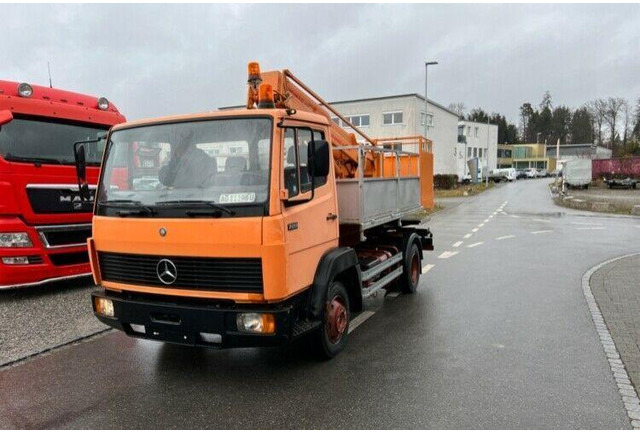 Mercedes-Benz 709 Bucket truck Wumag 14 m - Autopacēlājs: foto 1 Mercedes-Benz 709 Bucket truck Wumag 14 m - Autopacēlājs: foto 1