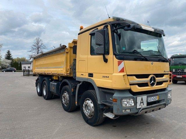 Mercedes-Benz ACTROS 3244 MP3 - Kravas automašīna pašizgāzējs: foto 4 Mercedes-Benz ACTROS 3244 MP3 - Kravas automašīna pašizgāzējs: foto 4