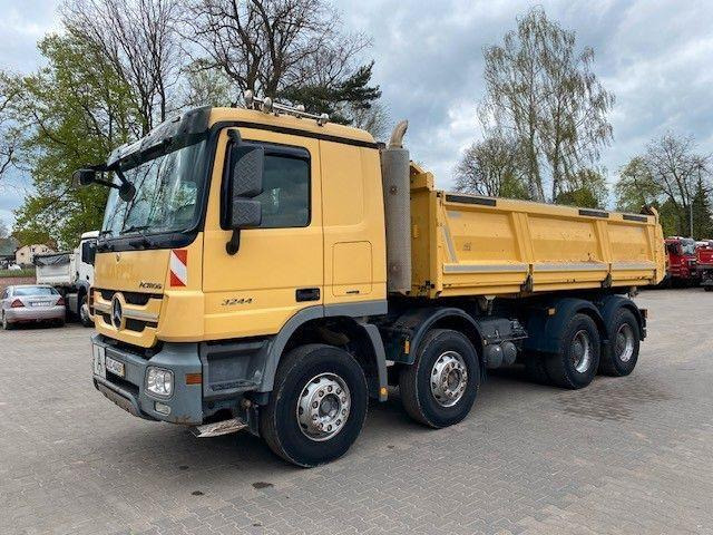Mercedes-Benz ACTROS 3244 MP3 - Kravas automašīna pašizgāzējs: foto 3 Mercedes-Benz ACTROS 3244 MP3 - Kravas automašīna pašizgāzējs: foto 3