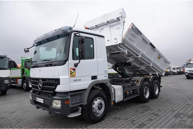 Mercedes-Benz ACTROS 3336 / 6x4 / WYWROTKA / BORDMATIC / HYDROBURTA / MEILLER - Kravas automašīna pašizgāzējs: foto 3 Mercedes-Benz ACTROS 3336 / 6x4 / WYWROTKA / BORDMATIC / HYDROBURTA / MEILLER - Kravas automašīna pašizgāzējs: foto 3