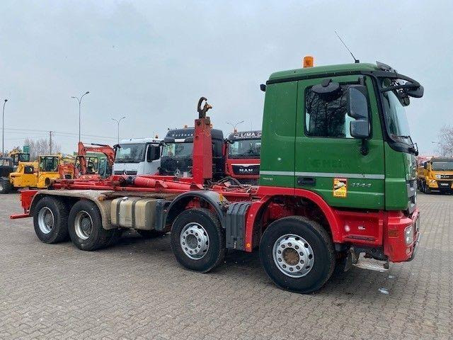 Mercedes-Benz ACTROS 4144 - Pacēlājs ar āķi: foto 2 Mercedes-Benz ACTROS 4144 - Pacēlājs ar āķi: foto 2