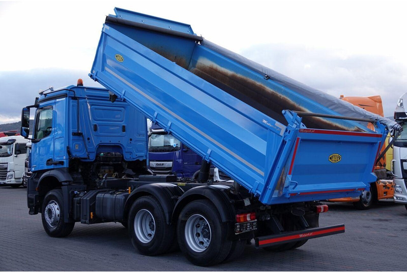 Mercedes-Benz AROCS 2636 / 6x4 / WYWROTKA 3 STRONNA / MEILLER KIPER / EURO 6 / - Kravas automašīna pašizgāzējs: foto 3 Mercedes-Benz AROCS 2636 / 6x4 / WYWROTKA 3 STRONNA / MEILLER KIPER / EURO 6 / - Kravas automašīna pašizgāzējs: foto 3
