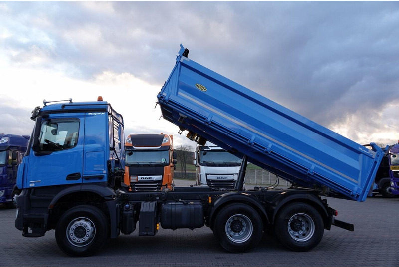 Mercedes-Benz AROCS 2636 / 6x4 / WYWROTKA 3 STRONNA / MEILLER KIPER / EURO 6 / - Kravas automašīna pašizgāzējs: foto 2 Mercedes-Benz AROCS 2636 / 6x4 / WYWROTKA 3 STRONNA / MEILLER KIPER / EURO 6 / - Kravas automašīna pašizgāzējs: foto 2