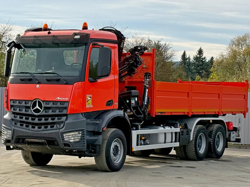 Mercedes-Benz AROCS 2640 *HIAB 144 BS - 3/FUNK + * 6x4 - Kravas automašīna pašizgāzējs, Kravas auto ar manipulatoru: foto 4 Mercedes-Benz AROCS 2640 *HIAB 144 BS - 3/FUNK + * 6x4 - Kravas automašīna pašizgāzējs, Kravas auto ar manipulatoru: foto 4