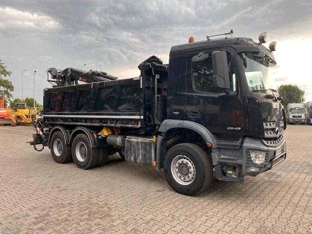 Mercedes-Benz AROCS 2643 - Kravas automašīna pašizgāzējs, Kravas auto ar manipulatoru: foto 3 Mercedes-Benz AROCS 2643 - Kravas automašīna pašizgāzējs, Kravas auto ar manipulatoru: foto 3