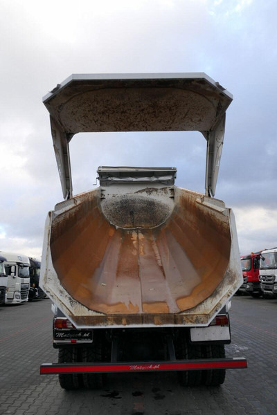 Mercedes-Benz AROCS 3246 / 8x4 / WYWROTKA / TYLNOZSYP / EURO 6 / OPONY 100 % - Kravas automašīna pašizgāzējs: foto 4 Mercedes-Benz AROCS 3246 / 8x4 / WYWROTKA / TYLNOZSYP / EURO 6 / OPONY 100 % - Kravas automašīna pašizgāzējs: foto 4