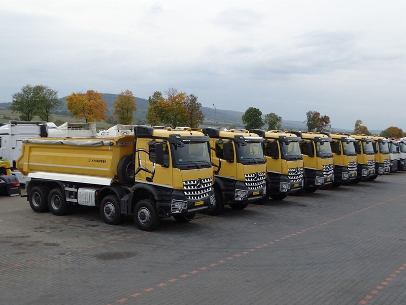 Mercedes-Benz AROCS 4145 / 8x8 / WYWROTKA TYLNOZSYPOWA / KH KIPPER / EURO 6 - Kravas automašīna pašizgāzējs: foto 3 Mercedes-Benz AROCS 4145 / 8x8 / WYWROTKA TYLNOZSYPOWA / KH KIPPER / EURO 6 - Kravas automašīna pašizgāzējs: foto 3