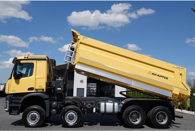 Mercedes-Benz AROCS 4145 / 8x8 / WYWROTKA TYLNOZSYPOWA / KH KIPPER / EURO 6 - Kravas automašīna pašizgāzējs: foto 3 Mercedes-Benz AROCS 4145 / 8x8 / WYWROTKA TYLNOZSYPOWA / KH KIPPER / EURO 6 - Kravas automašīna pašizgāzējs: foto 3